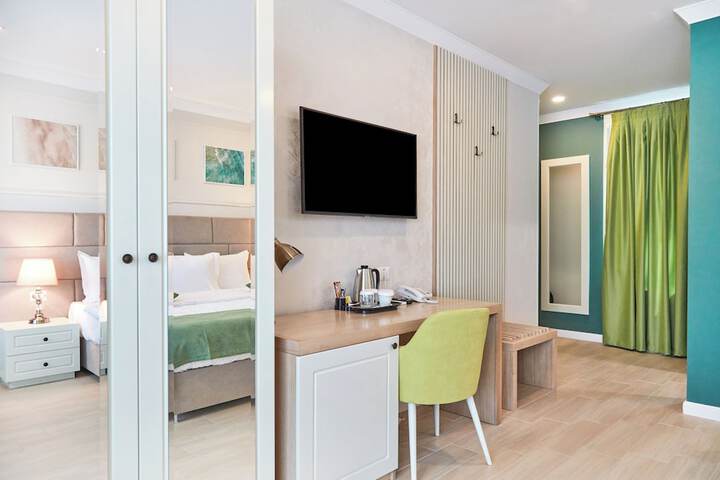 Room 54 of 100