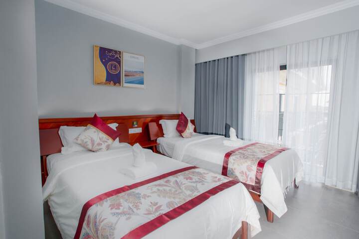 Room 7 of 30