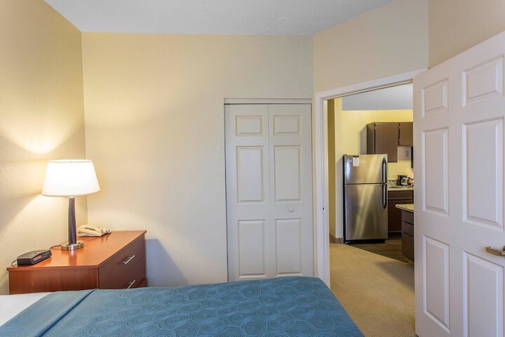 1 Queen Bed Suite (14 of 28)