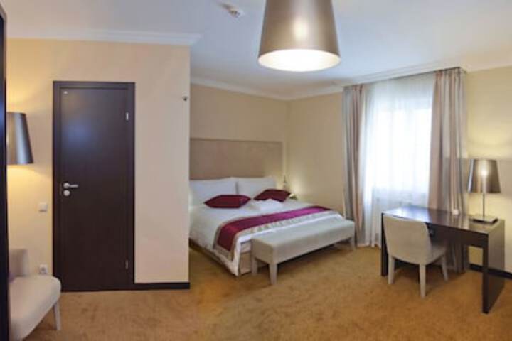 Room 16 of 44