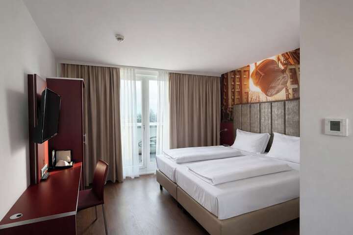 Room 3 of 29