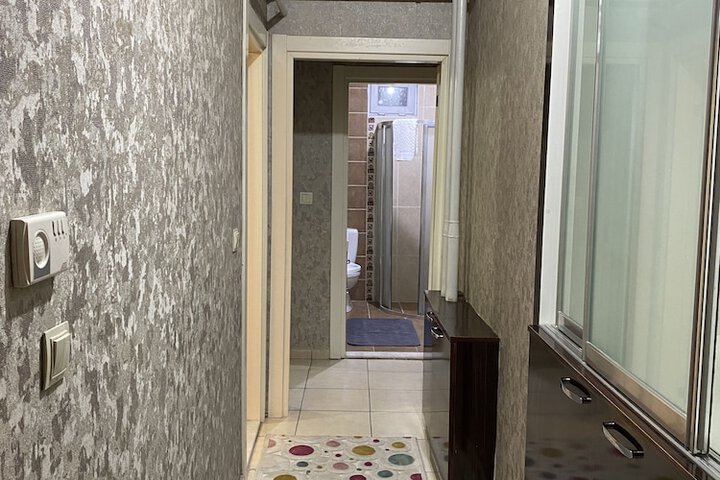 Room 9 of 37