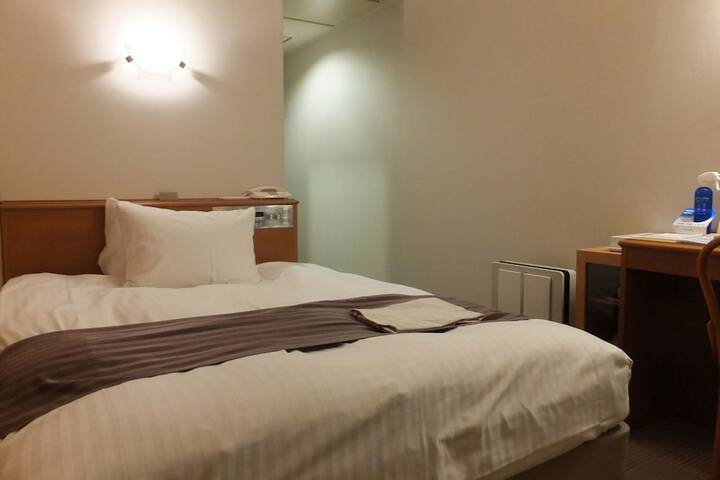 Room 15 of 35