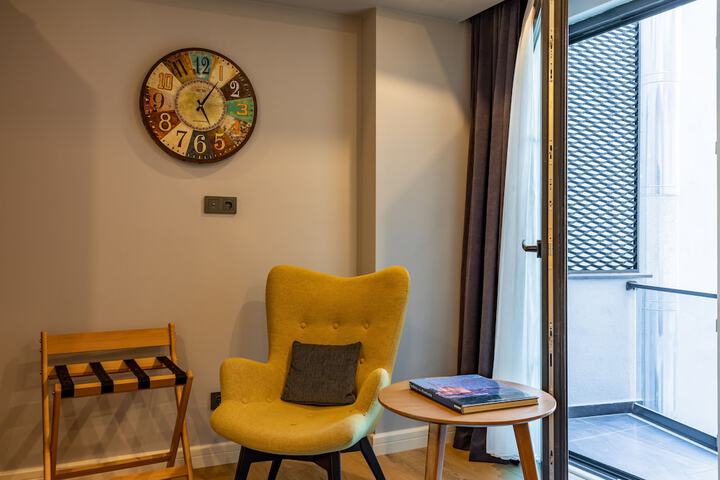 Room 32 of 52