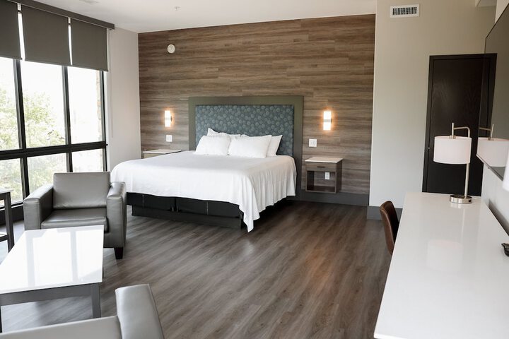 Room 11 of 175