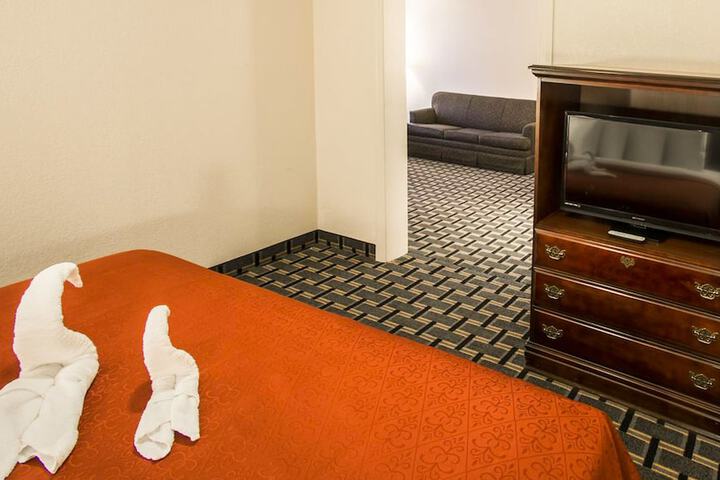 Room 6 of 46