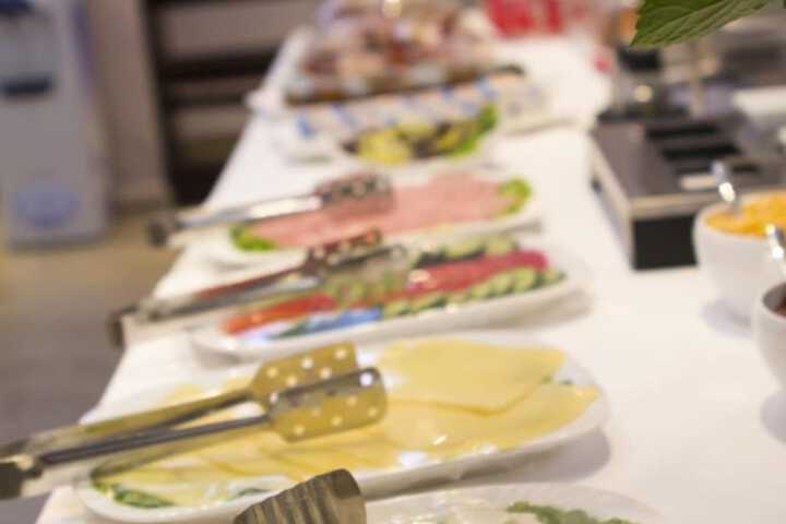 Dining 38 of 46