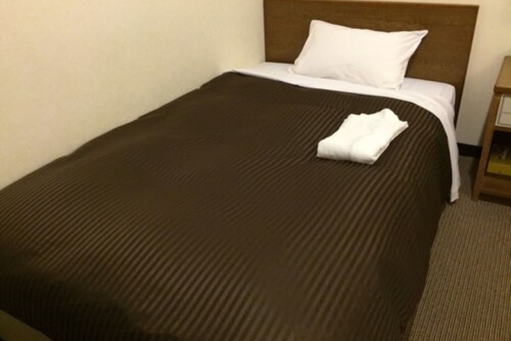 Room 12 of 48