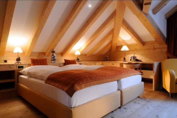 Room 14 of 78