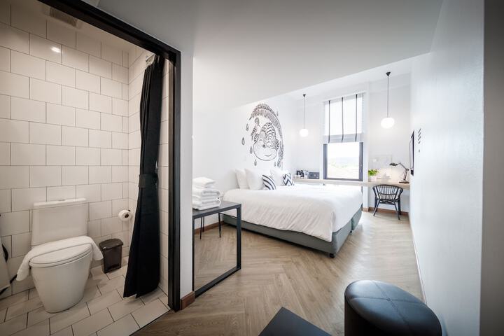 Room 15 of 58
