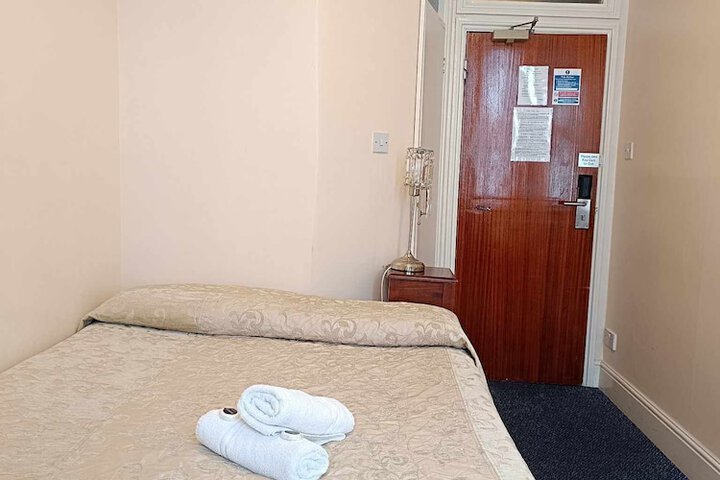 Room 103 of 283