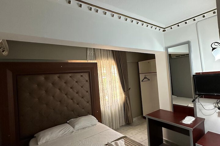 Room 4 of 46