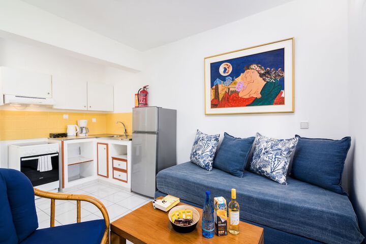 Room 8 of 34