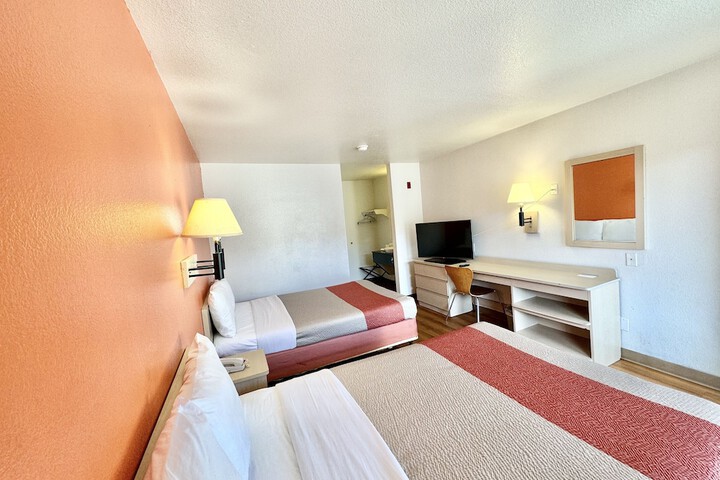 Room 5 of 23