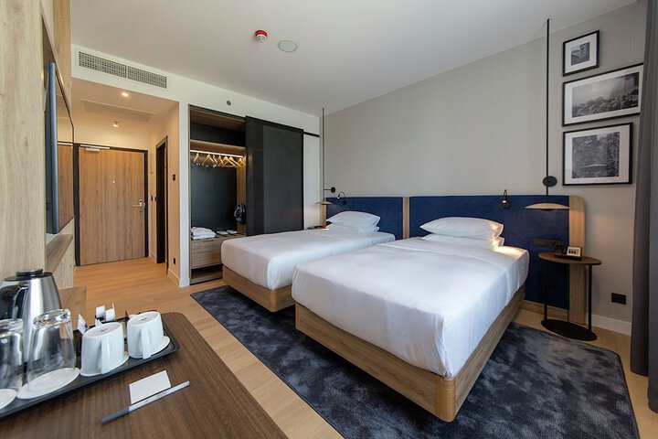 Room 11 of 35