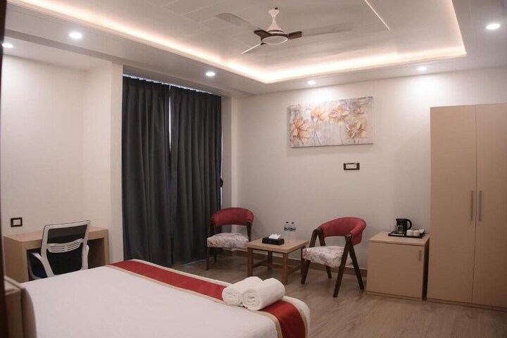 Room 7 of 28