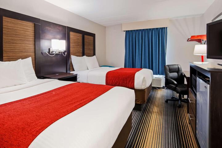 Double Accessible King Size Bed (6 of 10)