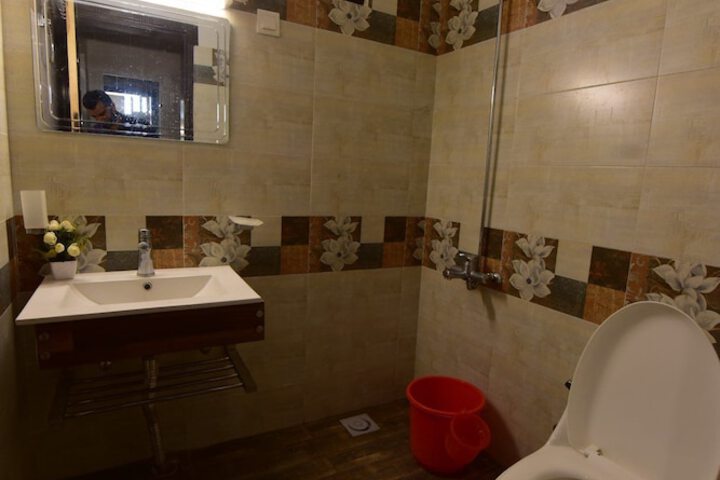Room 18 of 36