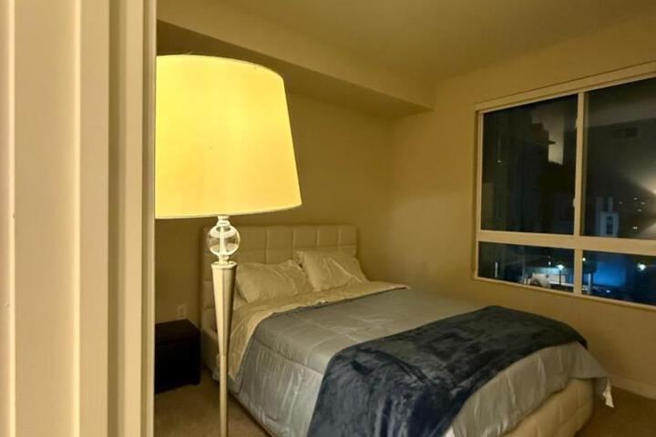 Wilshire La Brea Apartments in Los Angeles, CA
