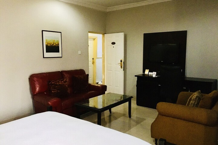 Room 8 of 36