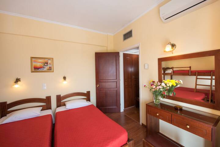 Room 9 of 30