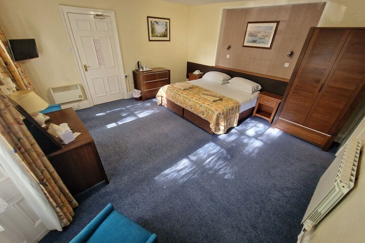 Room 14 of 36