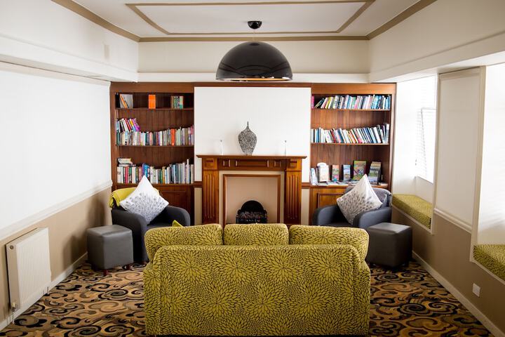 Room 7 of 32