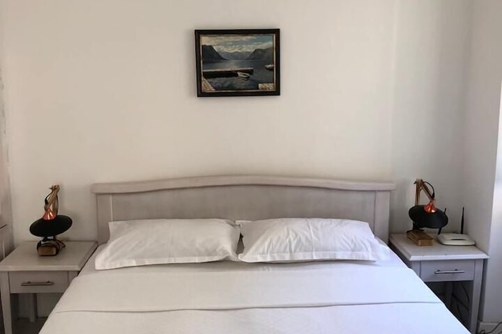 Room 5 of 75