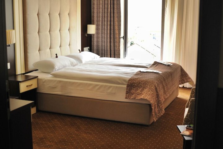 Room 10 of 70