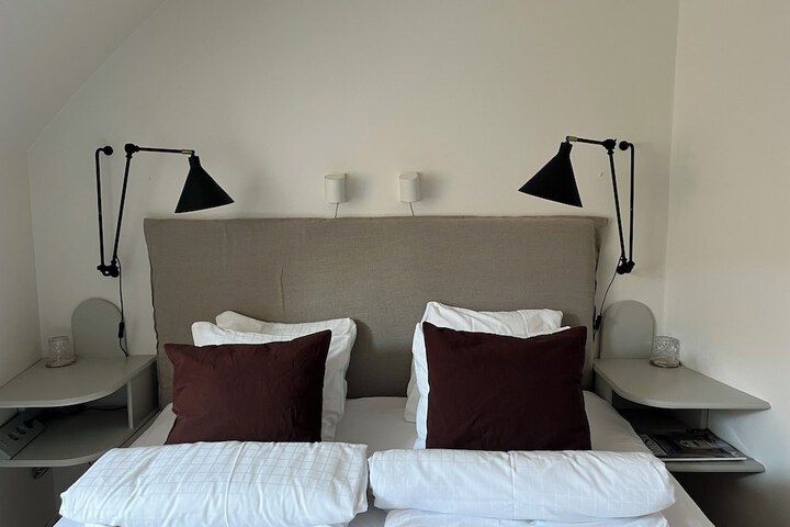 Room 9 of 62