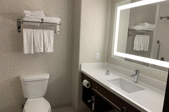 Room 18 of 32