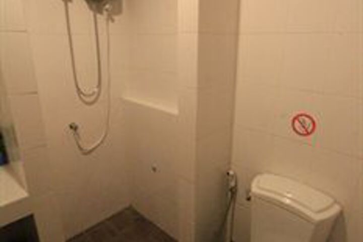 Room 8 of 42