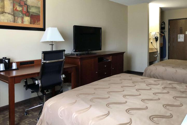 Business King Bed (2 of 5)