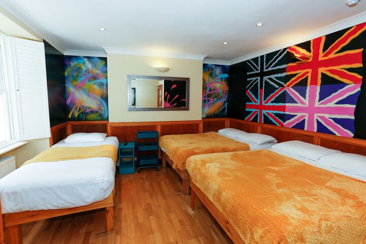 Room 48 of 106