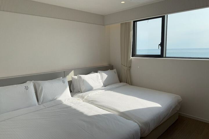Room 10 of 37