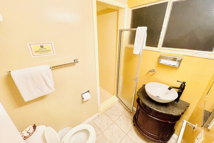 Studio King Bed Patio Kitchenette (28 of 51)