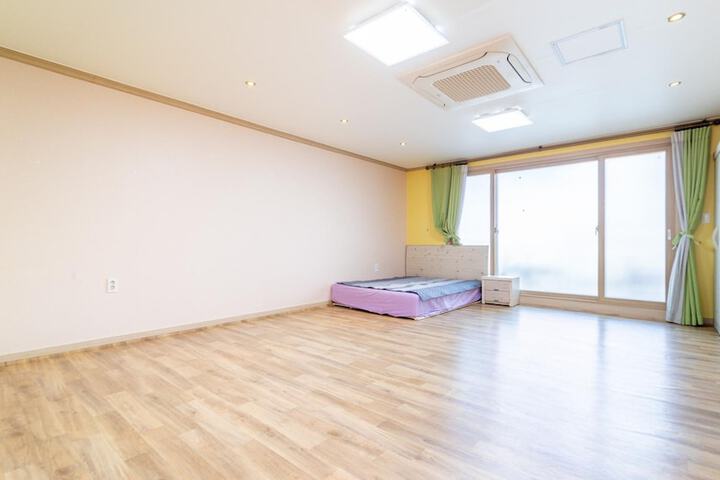 Room 40 of 59