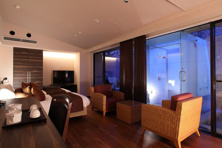 Room 6 of 72