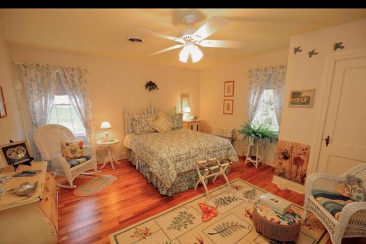 Room 16 of 43