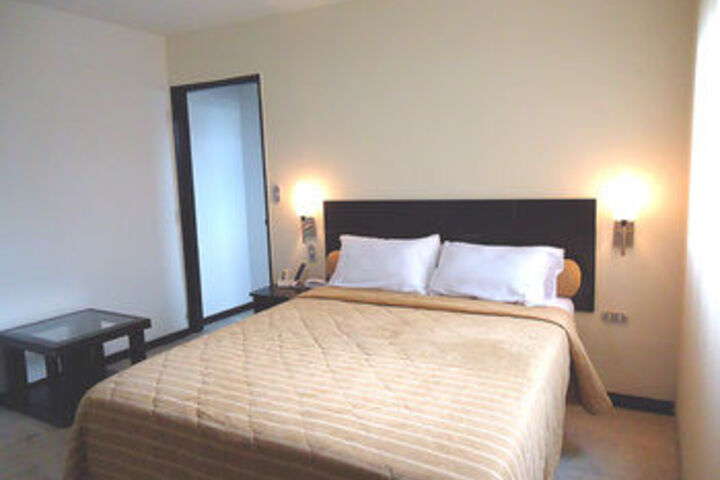 Room 12 of 23