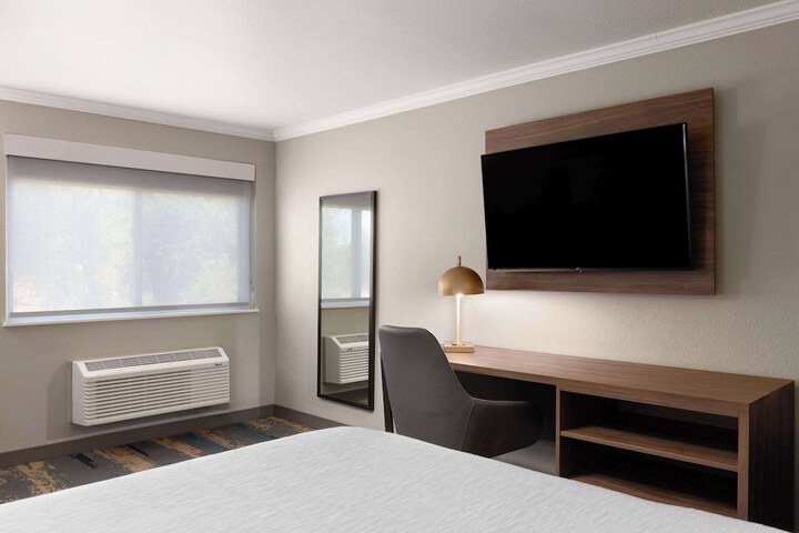 Room 47 of 97
