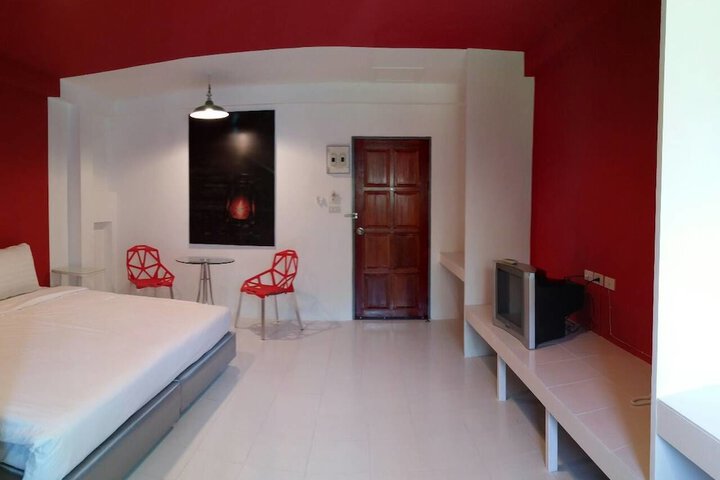 Room 12 of 74