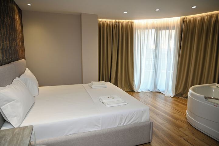 Room 5 of 86