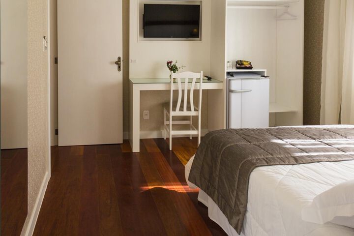 Room 40 of 42