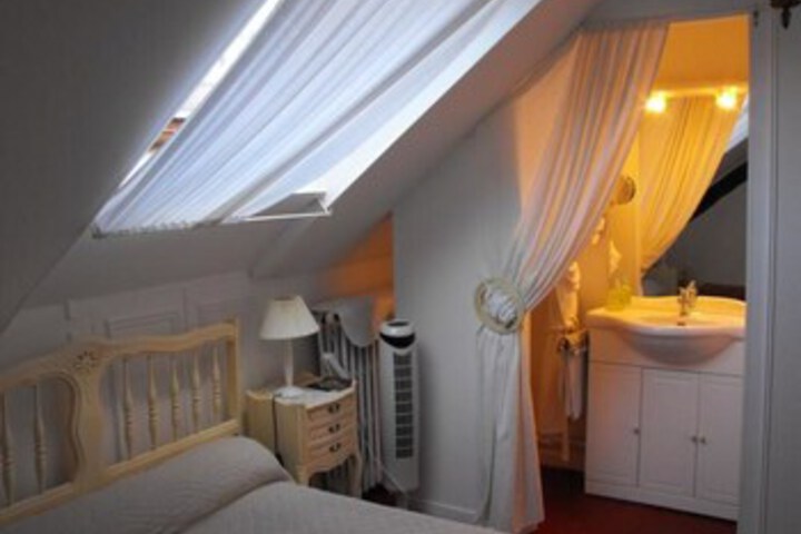 Room 19 of 30