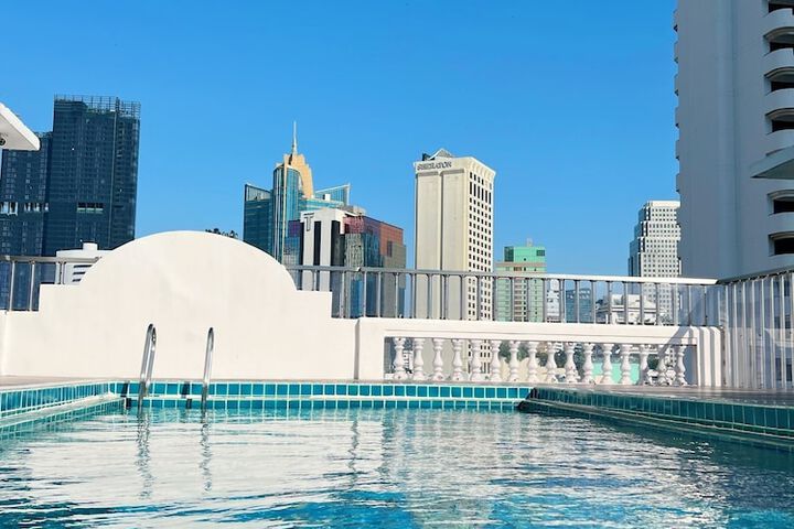 Pools & Facilities