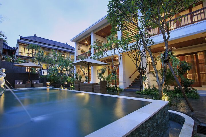 Pool Hotel