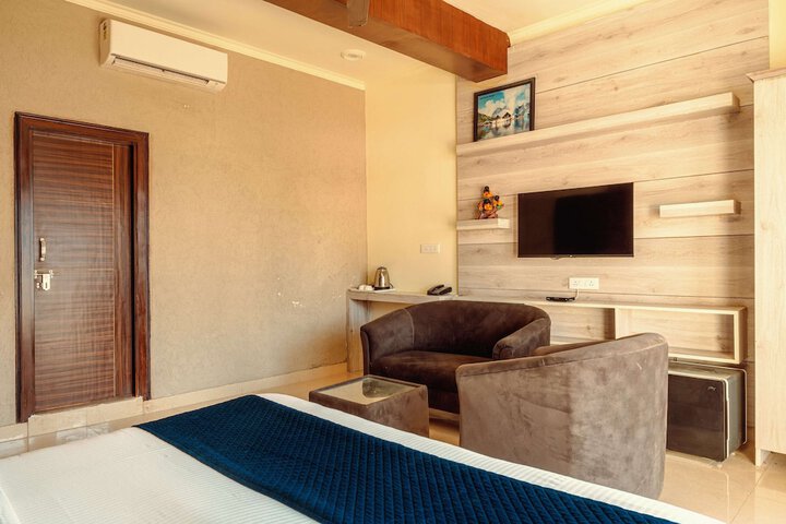 Room 12 of 48