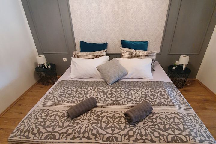 Room 18 of 38