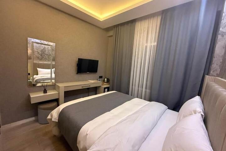 Room 5 of 36